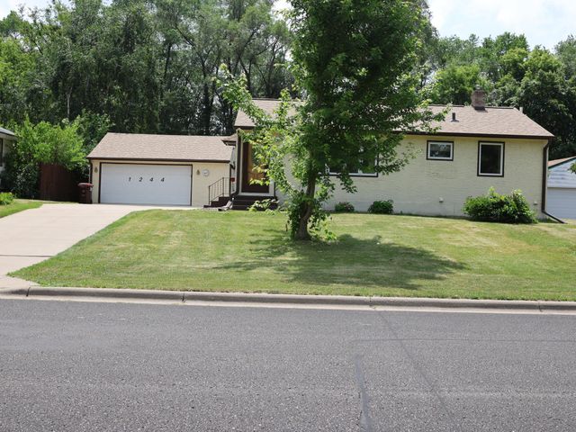 1244 Ryan Avenue E, Maplewood, MN 55109