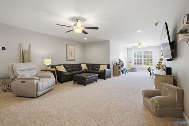 4548 River Park Boulevard SE, Owens Cross Roads, AL 35763