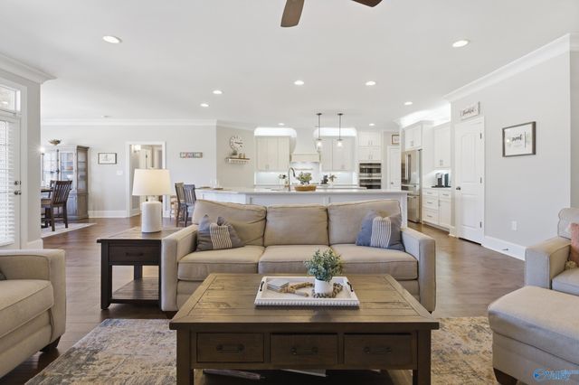 4548 River Park Boulevard SE, Owens Cross Roads, AL 35763