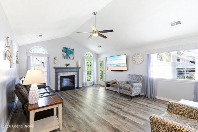 10531 Clyde Moore Blvd, Louisville, KY 40291