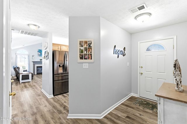 10531 Clyde Moore Blvd, Louisville, KY 40291