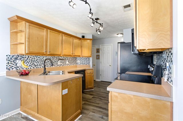 10531 Clyde Moore Blvd, Louisville, KY 40291