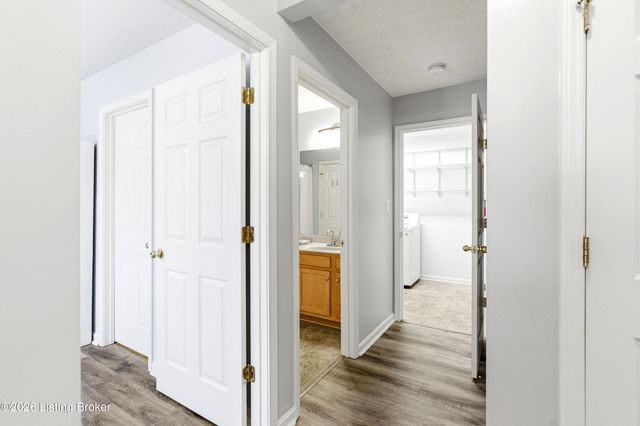 10531 Clyde Moore Blvd, Louisville, KY 40291