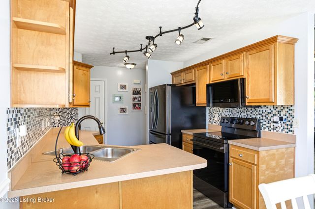 10531 Clyde Moore Blvd, Louisville, KY 40291