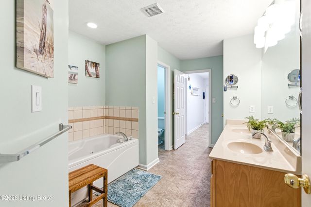 10531 Clyde Moore Blvd, Louisville, KY 40291