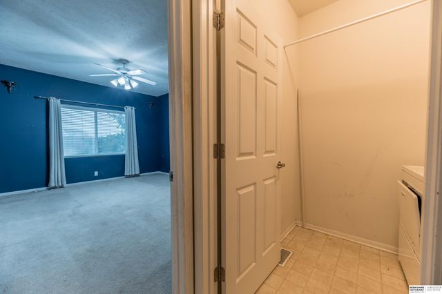 6215 N 146th Street, Omaha, NE 68116