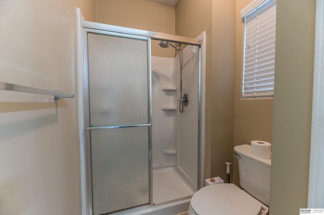 6215 N 146th Street, Omaha, NE 68116