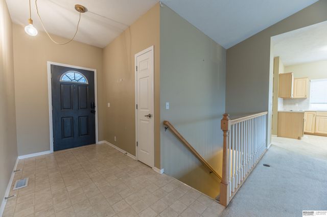 6215 N 146th Street, Omaha, NE 68116