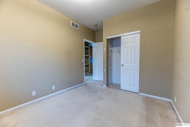 6215 N 146th Street, Omaha, NE 68116