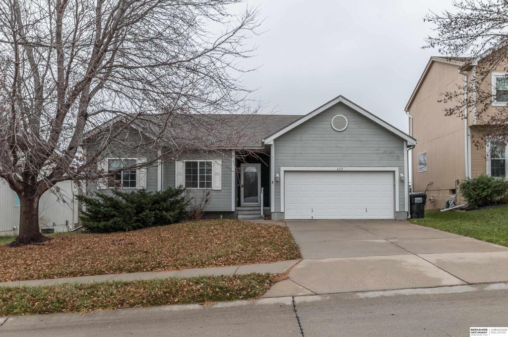 6215 N 146th Street, Omaha, NE 68116
