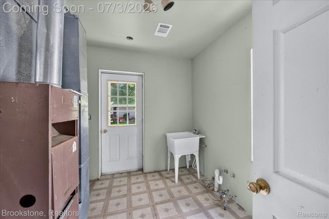 34637 Fairchild Street, Westland, MI 48186