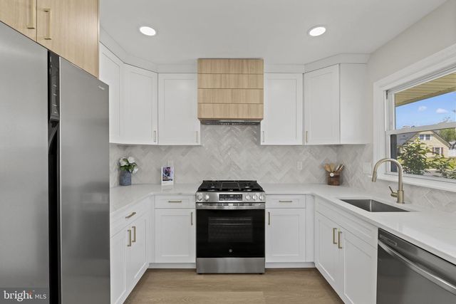 7 BELHURST LN, Willingboro, NJ 08046
