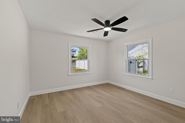 7 BELHURST LN, Willingboro, NJ 08046