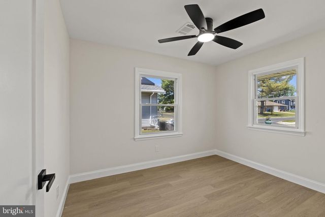 7 BELHURST LN, Willingboro, NJ 08046