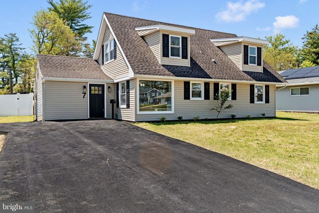 7 BELHURST LN, Willingboro, NJ 08046
