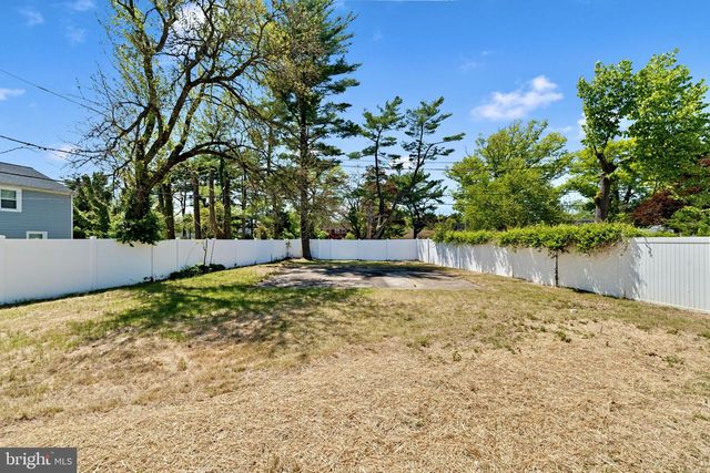 7 BELHURST LN, Willingboro, NJ 08046