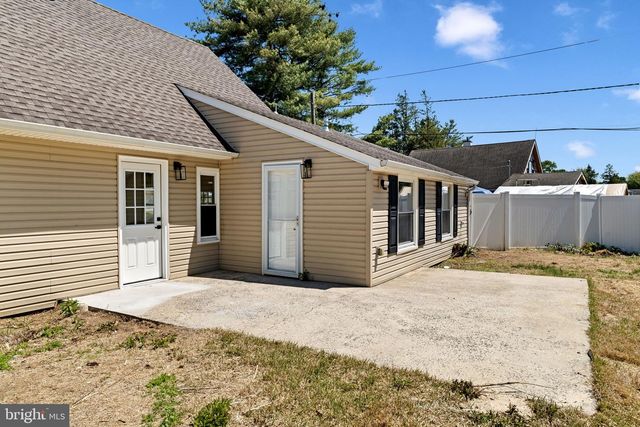 7 BELHURST LN, Willingboro, NJ 08046
