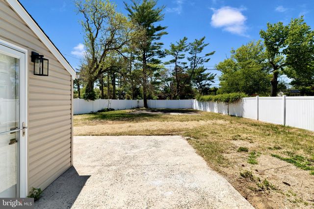 7 BELHURST LN, Willingboro, NJ 08046