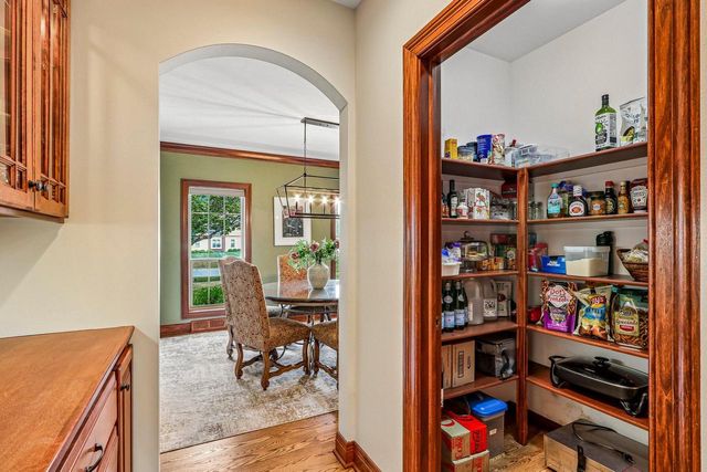 308 Copperfield DRIVE, Delafield, WI 53018