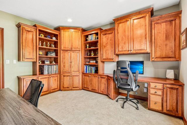 308 Copperfield DRIVE, Delafield, WI 53018
