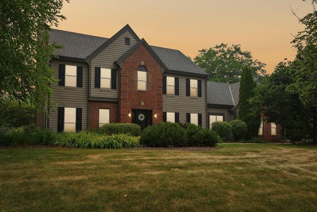 308 Copperfield DRIVE, Delafield, WI 53018