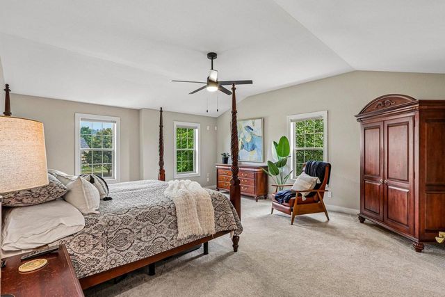 308 Copperfield DRIVE, Delafield, WI 53018