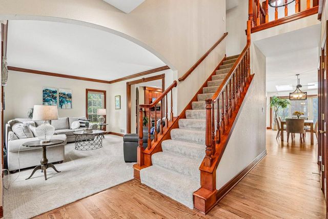 308 Copperfield DRIVE, Delafield, WI 53018