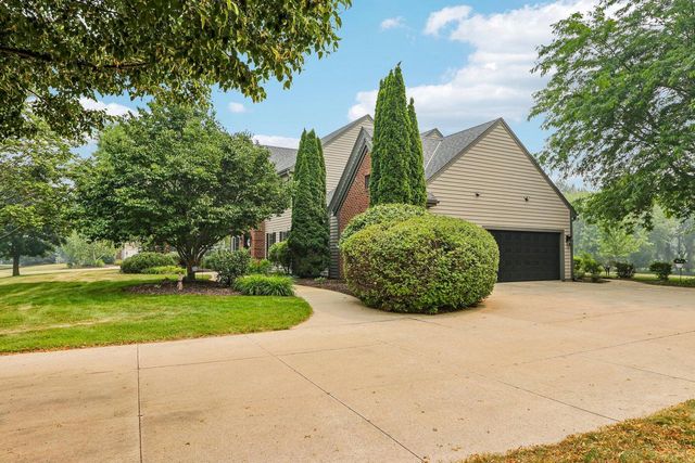 308 Copperfield DRIVE, Delafield, WI 53018