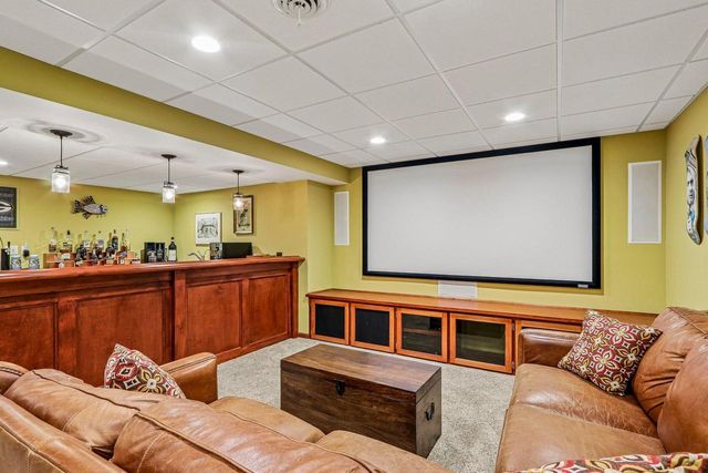 308 Copperfield DRIVE, Delafield, WI 53018
