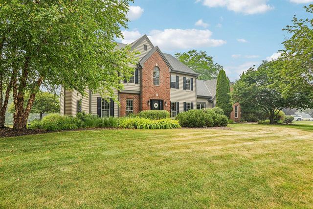 308 Copperfield DRIVE, Delafield, WI 53018