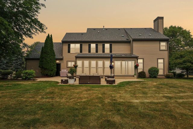 308 Copperfield DRIVE, Delafield, WI 53018