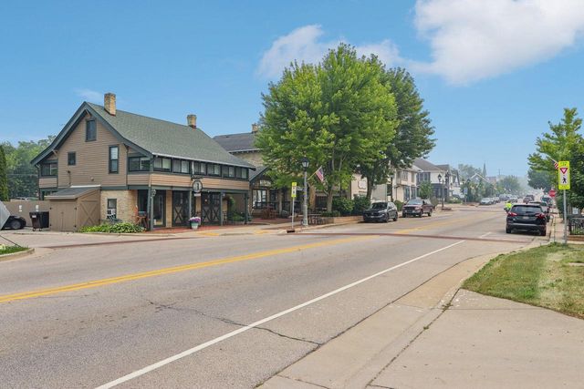 308 Copperfield DRIVE, Delafield, WI 53018