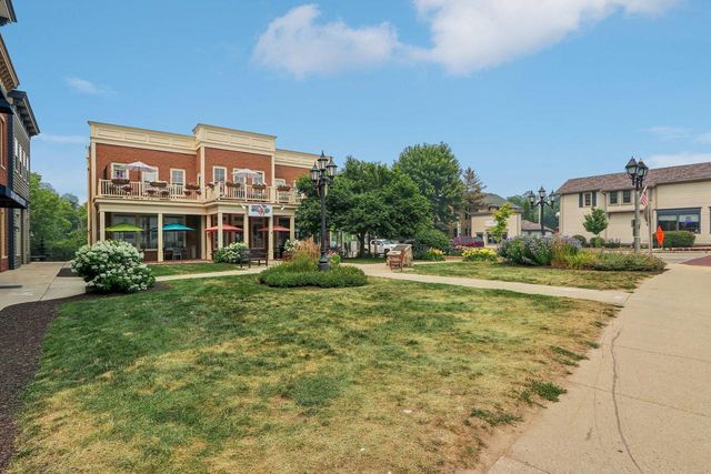 308 Copperfield DRIVE, Delafield, WI 53018