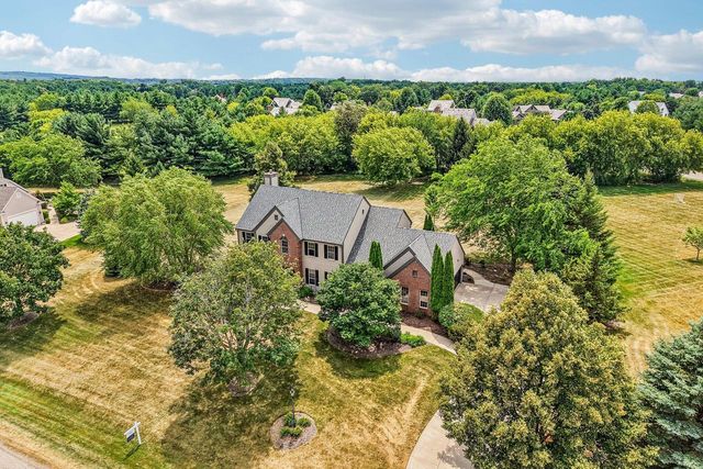 308 Copperfield DRIVE, Delafield, WI 53018