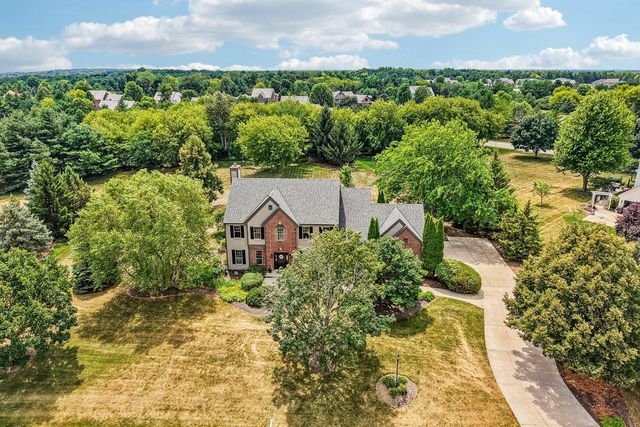 308 Copperfield DRIVE, Delafield, WI 53018