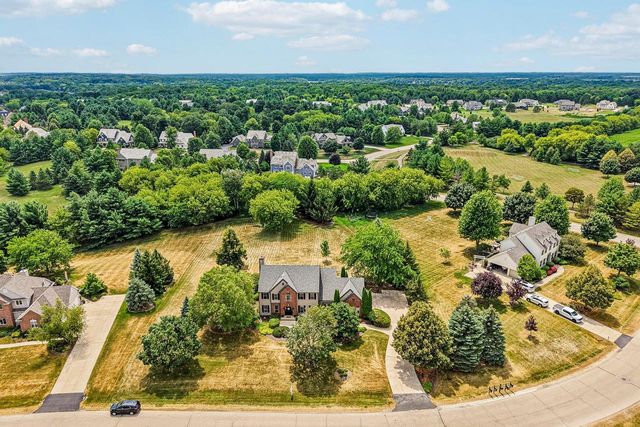 308 Copperfield DRIVE, Delafield, WI 53018