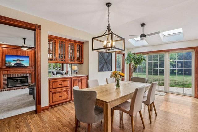 308 Copperfield DRIVE, Delafield, WI 53018
