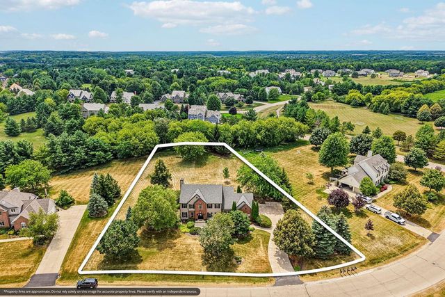 308 Copperfield DRIVE, Delafield, WI 53018