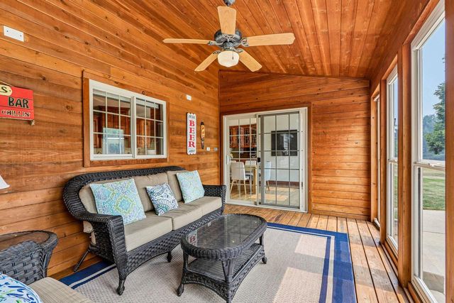 308 Copperfield DRIVE, Delafield, WI 53018