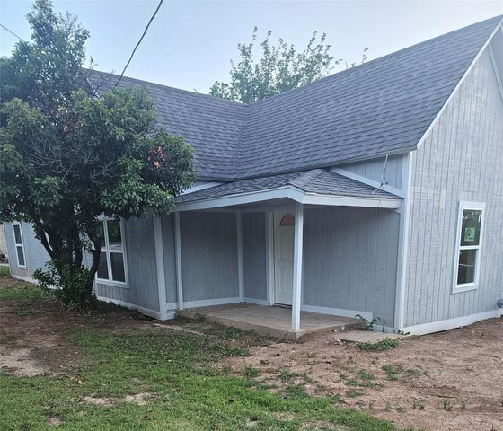 1212 Thompson Street, Bridgeport, TX 76426