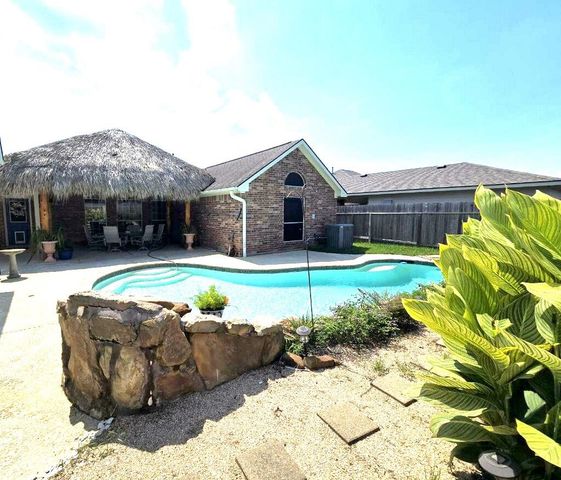 410 Scarlet Sage Drive, League City, TX 77573