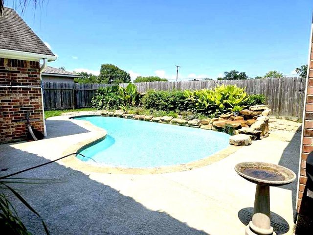 410 Scarlet Sage Drive, League City, TX 77573