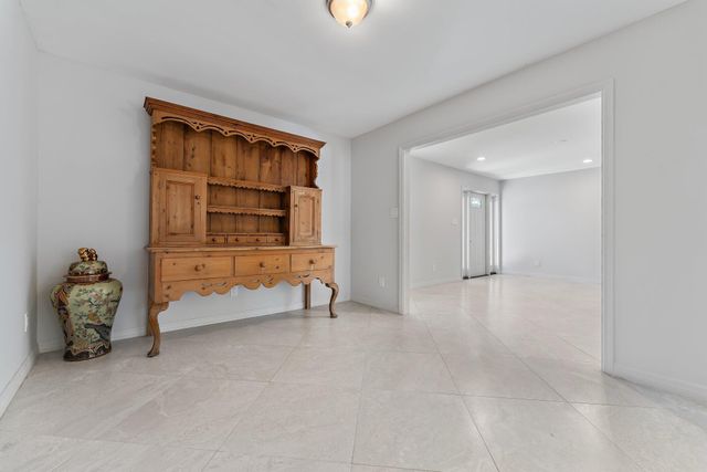 5883 Set N Sun Place, Jupiter, FL 33458