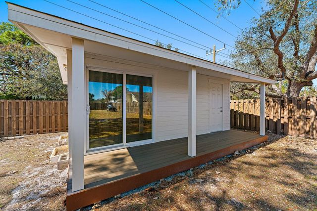 5883 Set N Sun Place, Jupiter, FL 33458