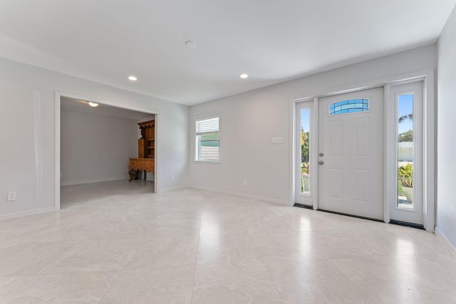 5883 Set N Sun Place, Jupiter, FL 33458