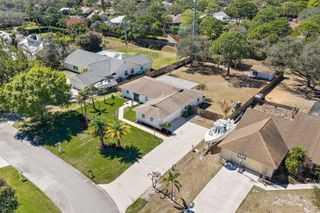 5883 Set N Sun Place, Jupiter, FL 33458