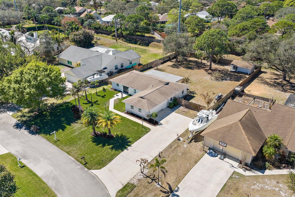 5883 Set N Sun Place, Jupiter, FL 33458