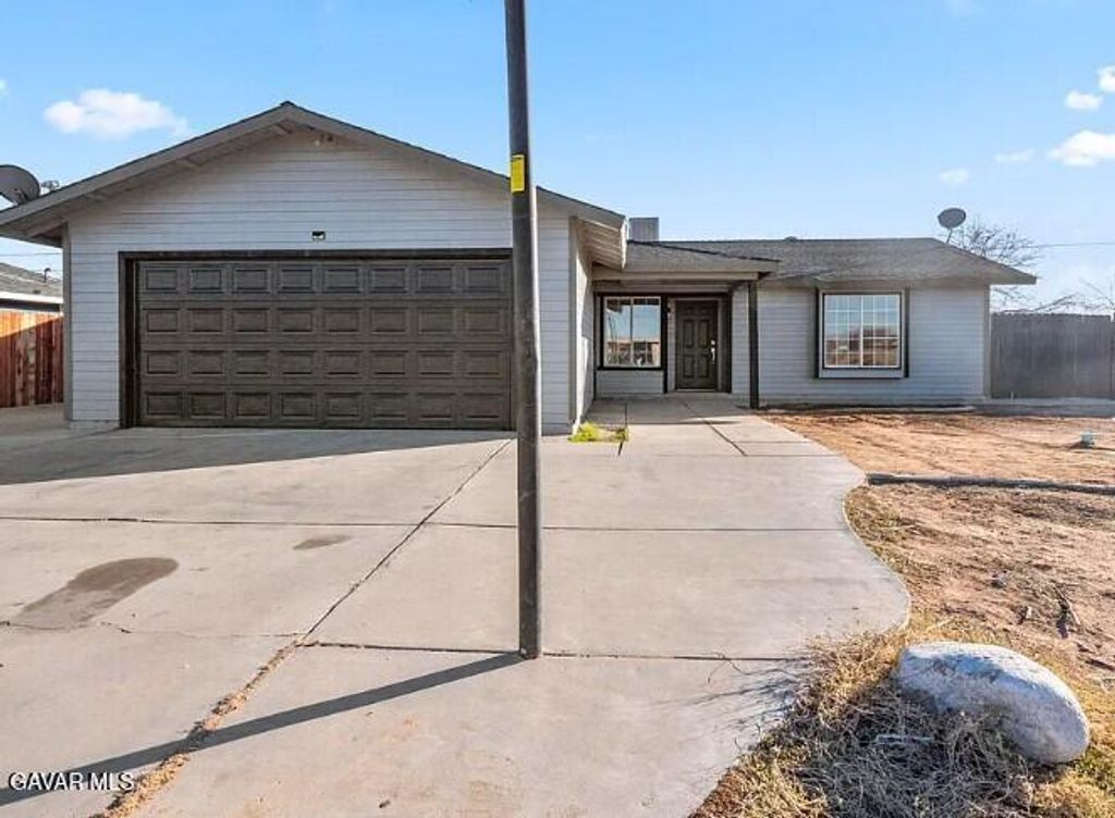 8560 Nipa Avenue, California City, CA 93505