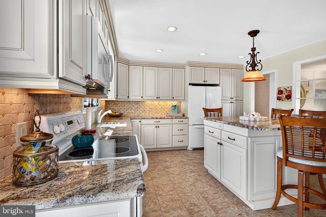 164 PAXSON AVE, Hamilton, NJ 08690