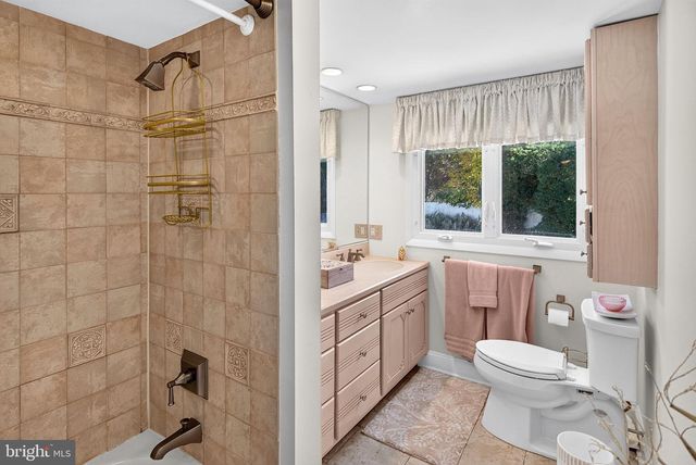 164 PAXSON AVE, Hamilton, NJ 08690